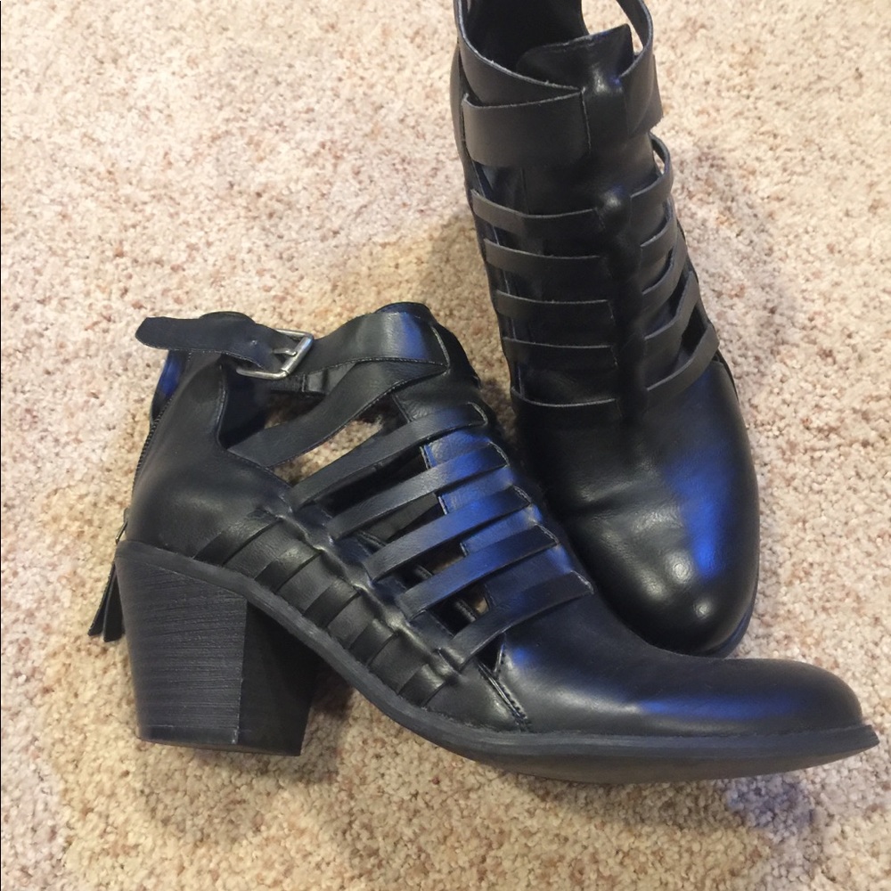 Guess Booties - Picture 2 of 6